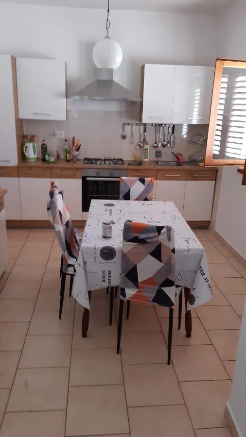 House  Bond Villa Tisno Buitenkant foto
